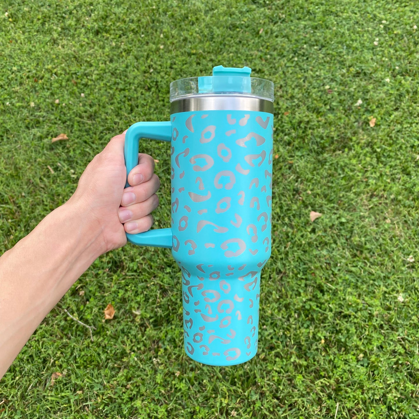 40oz Turquoise Leopard Handle Tumbler