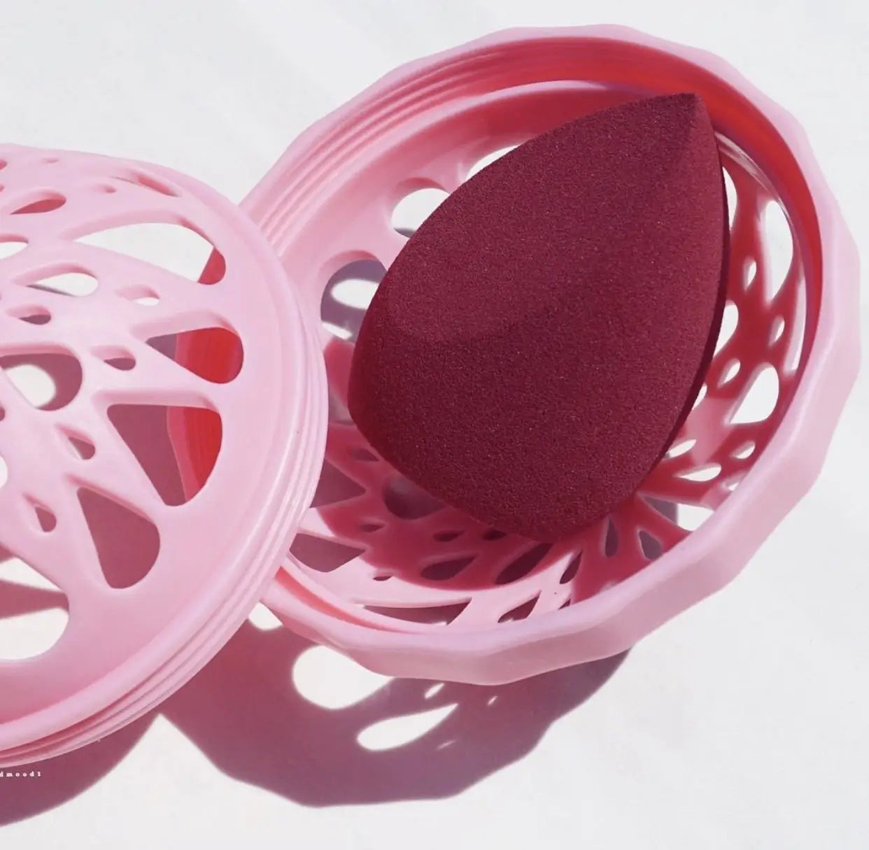 The Sponge - Machine Washable MakeUp Blender